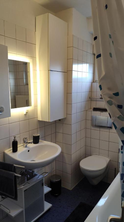 Zen Apartments - Geraumig Fur 4 - Zentral - Balkon - Netflix Karlsruhe Ngoại thất bức ảnh
